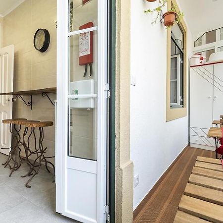 Rustic M2 R1 - Amazing Double Room With Shared Bathroom Lisbon Bagian luar foto