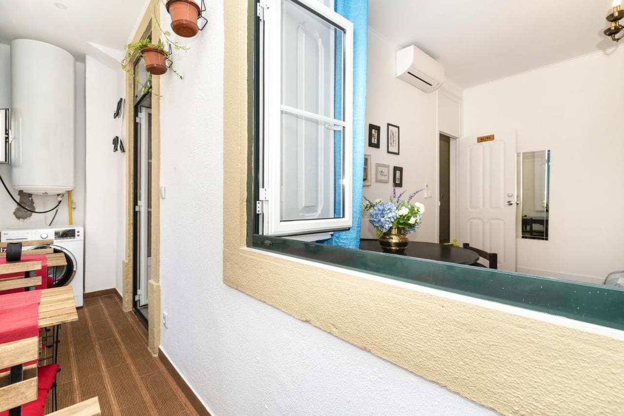 Rustic M2 R1 - Amazing Double Room With Shared Bathroom Lisbon Bagian luar foto