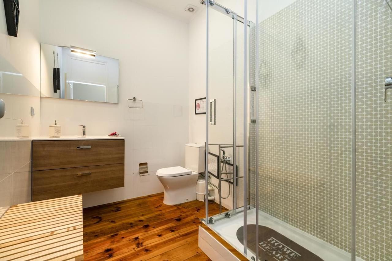 Rustic M2 R1 - Amazing Double Room With Shared Bathroom Lisbon Bagian luar foto